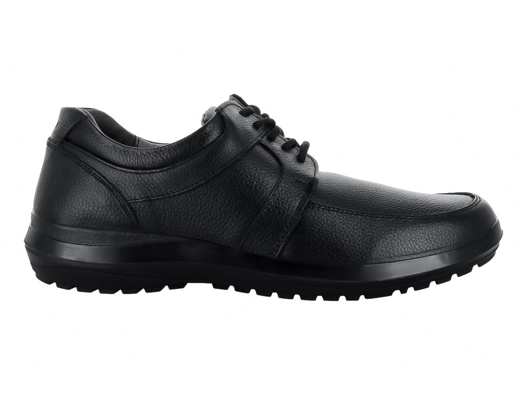 Zapato casual negro para hombre con cordones y suela cómoda.
