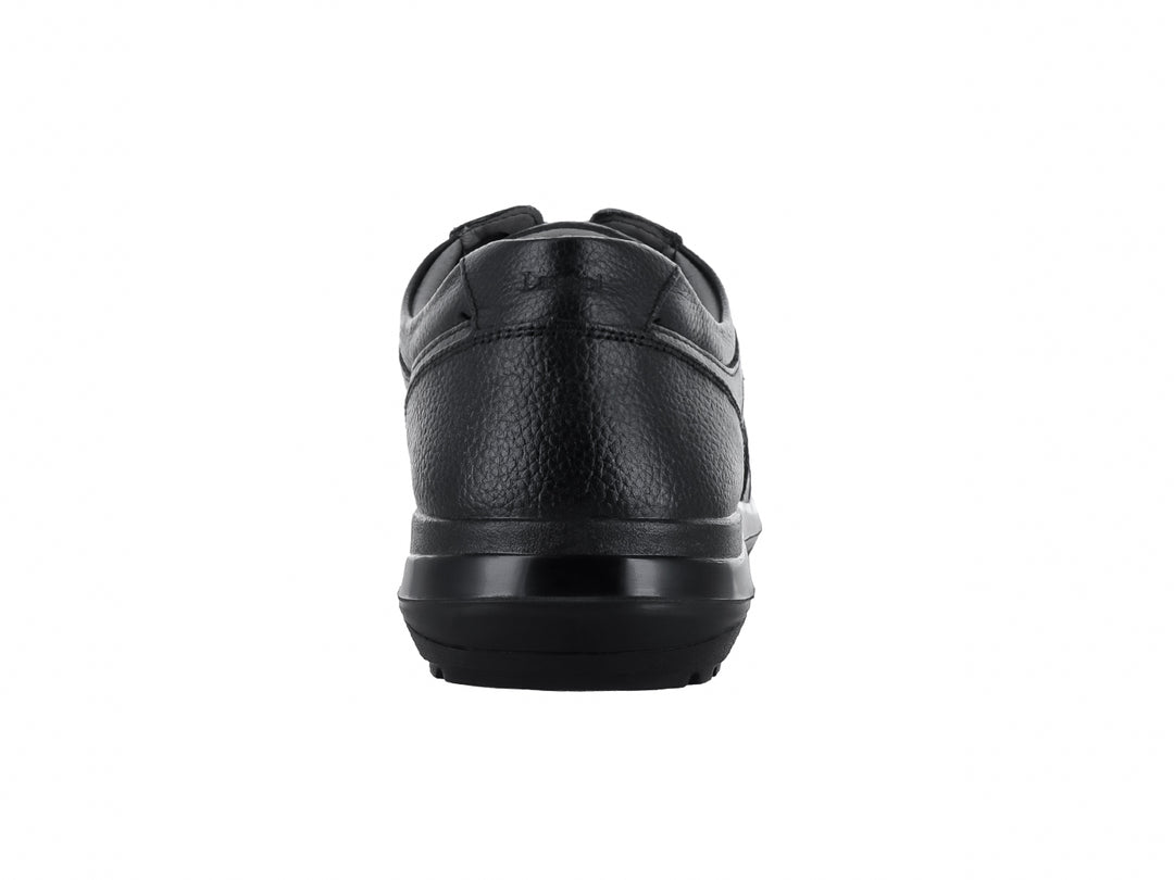 Zapato casual negro para hombre con cordones y suela cómoda.