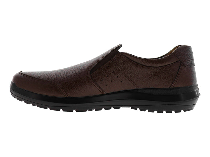 Zapato casual para hombre marca LARESPI en color brandy con suela negra y diseño sin agujetas.