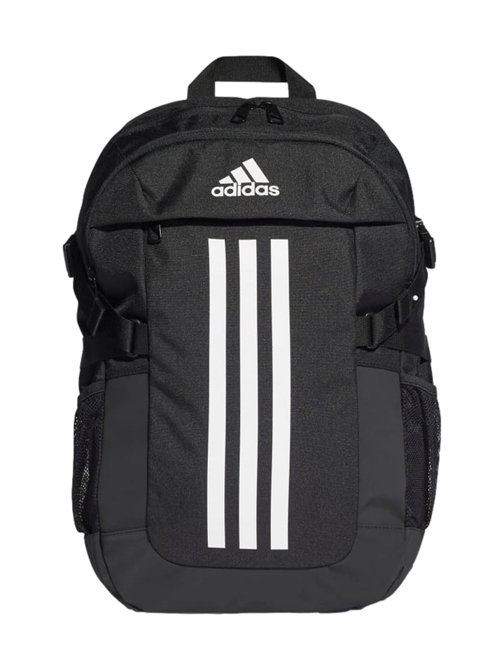 Mochila Adidas Power VI color negro con tres franjas blancas verticales y logotipo de la marca en el frente.