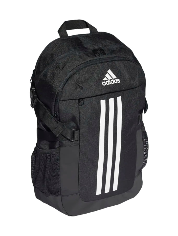 Mochila Adidas Power VI color negro con tres franjas blancas verticales y logotipo de la marca en el frente.