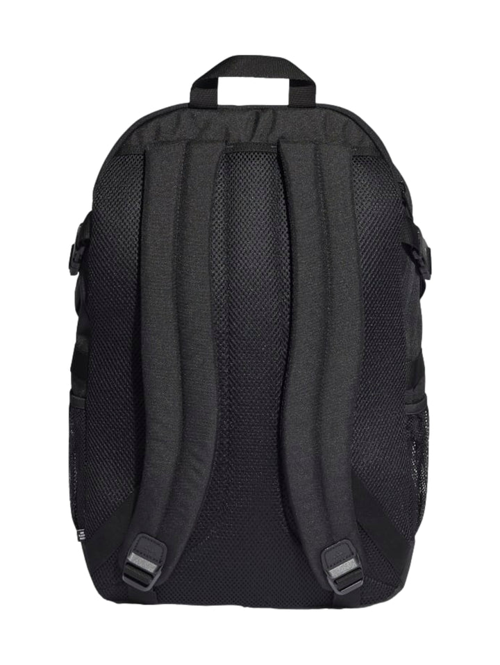 Mochila Adidas Power VI color negro con tres franjas blancas verticales y logotipo de la marca en el frente.