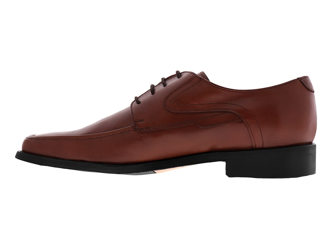 Zapato formal para Hombre de cuero color café con agujetas y suela negra.