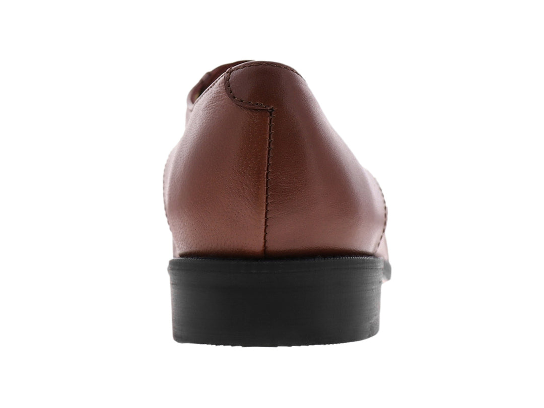 Zapato formal para Hombre de cuero color café con agujetas y suela negra.