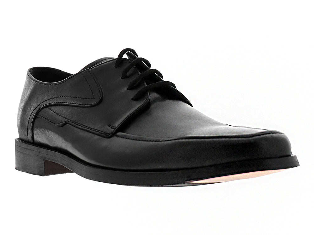 Zapato formal de cuero color negro para hombre con agujetas y acabado brillante.