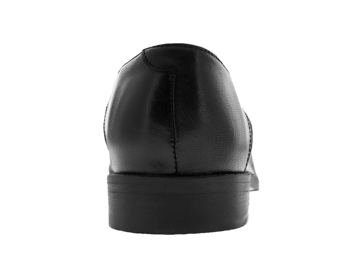 Zapato formal de cuero color negro para hombre con agujetas y acabado brillante.