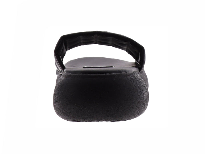 Sandalia casual slide para mujer en color negro con correa acolchada y suela gruesa.