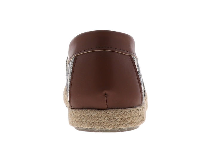 Zapato plano tipo alpargata con rayas beige y negro, suela de yute y detalle marrón en el talón.