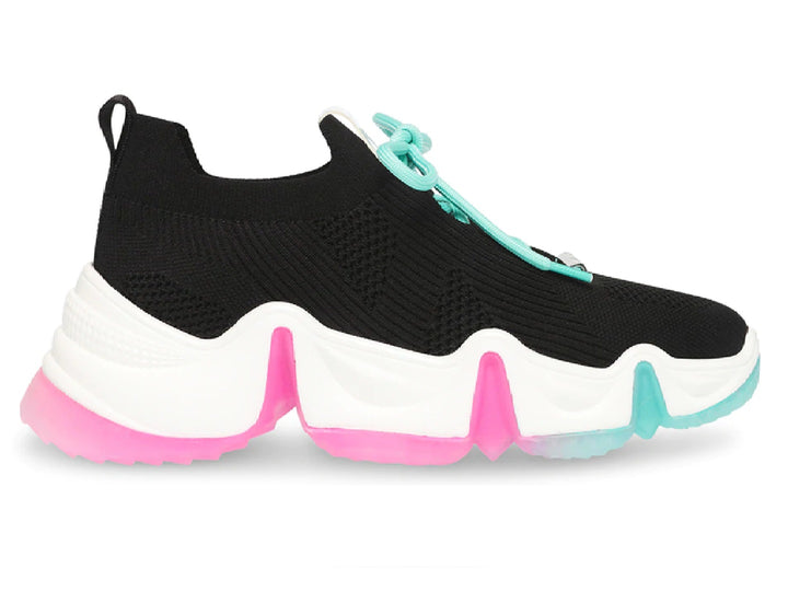 Tenis negros de tela con agujetas menta y suela blanca gruesa con degradados en rosa y menta.