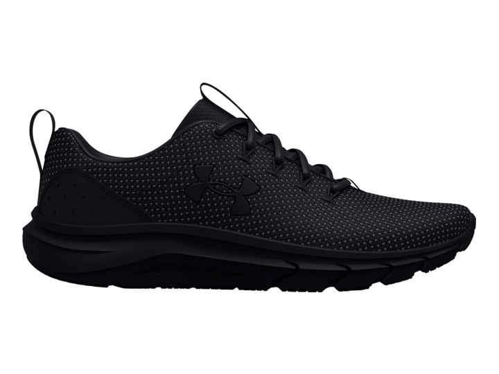 Tenis deportivos Under Armour UA Phade RN 2 en color negro total con textura de malla y suela deportiva.