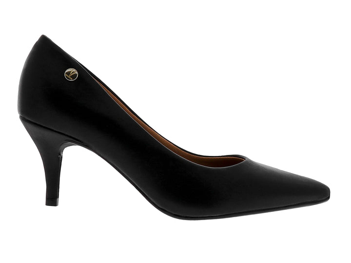 Zapato de tacón alto color negro con punta redondeada y acabado liso.