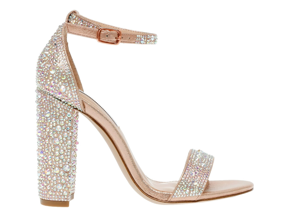 Sandalia color nude de Steve Madden con tacón grueso y detalles de pedrería brillante para mujer.
