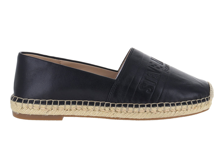 Zapato negro estilo espadrille con suela de yute trenzado.