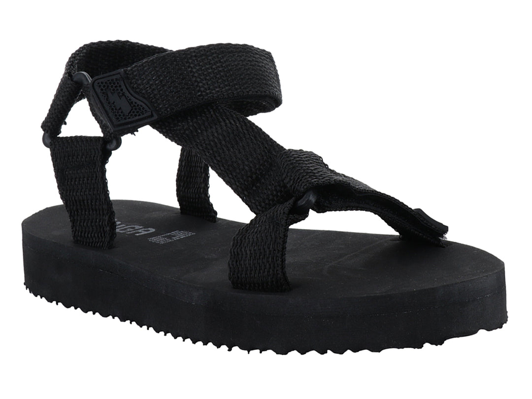 Sandalia deportiva de color negro con tiras ajustables y suela rígida texturizada.