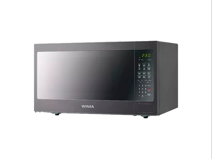 Horno de microondas Winia color plata con puerta de espejo y panel de control digital.