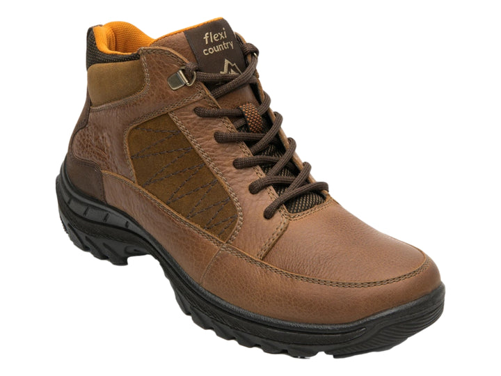 Botín Flexi color tan de cuero con suela negra y agujetas, estilo casual country.