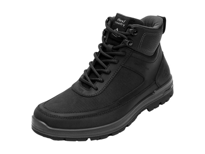 Botín deportivo Flexi color negro con agujetas y suela resistente.