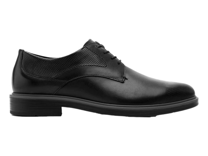 Zapato formal Flexi color negro con cordones y detalles perforados.