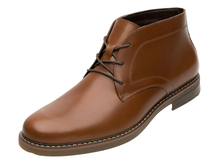 Botín Flexi para hombre en color tan de cuero liso con agujetas y suela marrón.