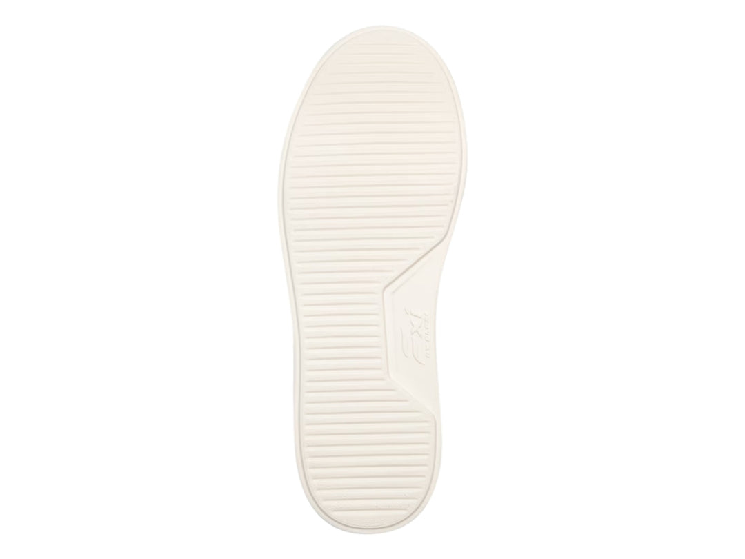 Tenis casuales Flexi color olivo con suela blanca y agujetas a juego.