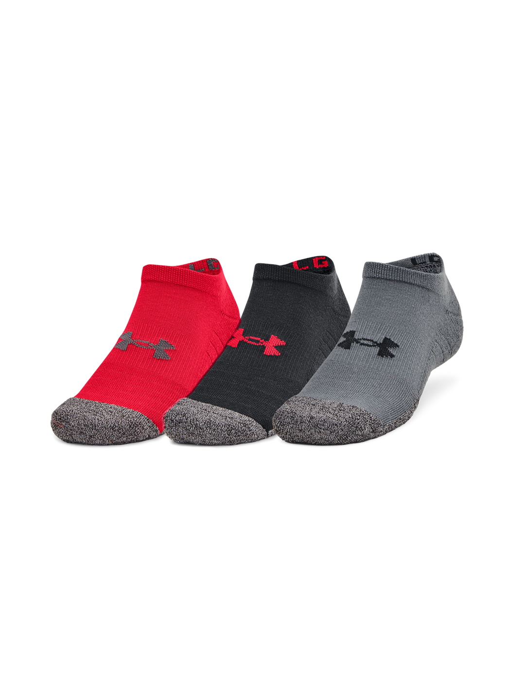 Paquete de tres pares de calcetines deportivos Under Armour no show en colores rojo, gris oscuro y gris claro.
