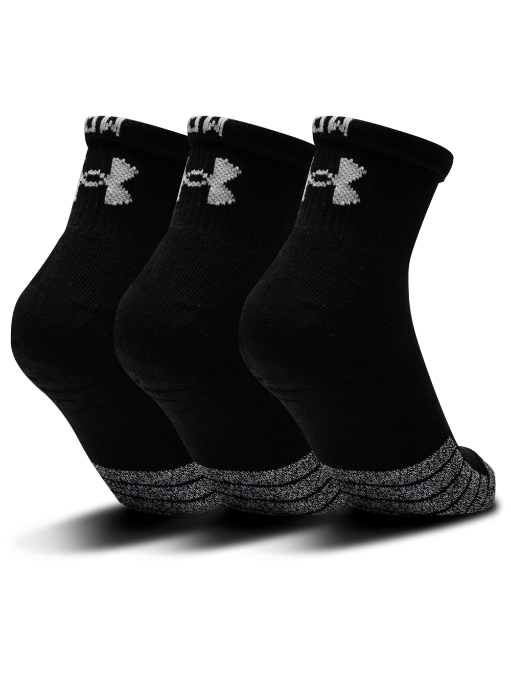 Paquete de tres calcetines deportivos Under Armour color negro con punta y talón en gris.