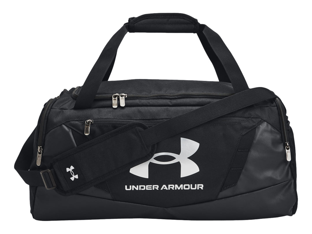 Bolsa de deporte Under Armour Undeniable 5.0 en color negro con logotipo blanco y correa ajustable.