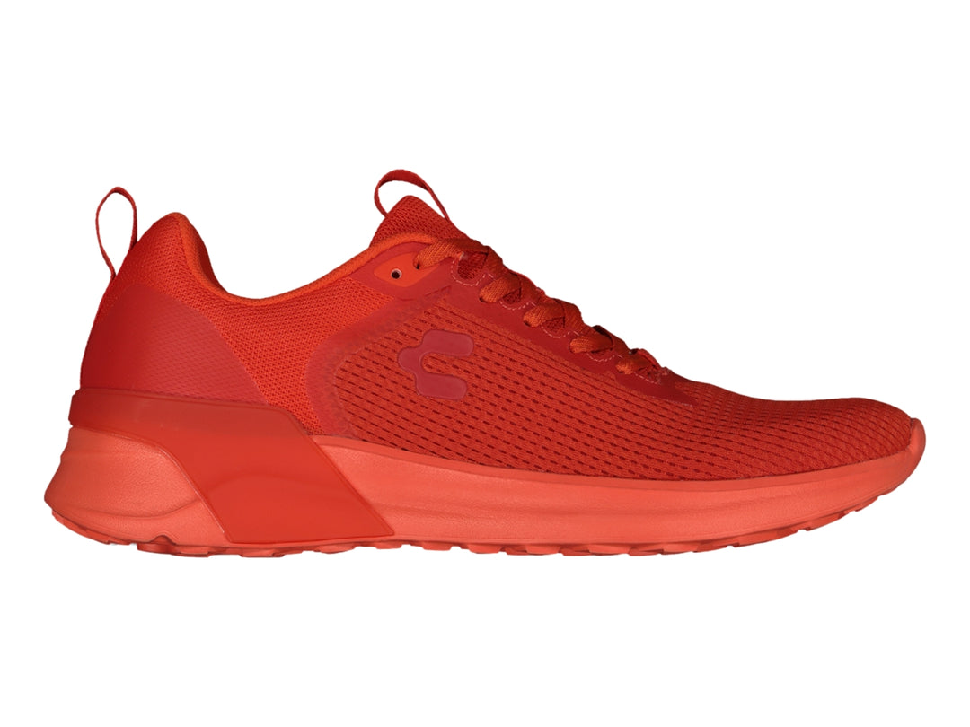 Tenis deportivos color rojo con malla transpirable y suela a juego.