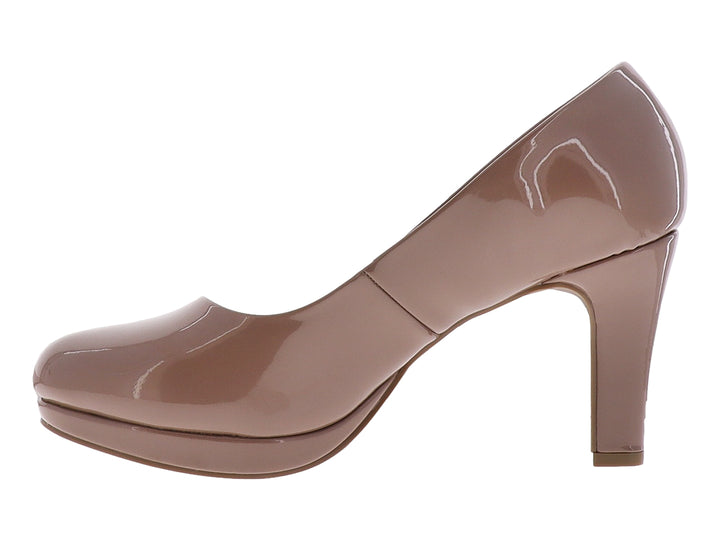 Zapato de tacón y plataforma para mujer en color caramelo con acabado brillante de charol.