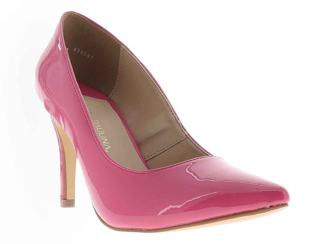 Zapato de tacón alto color rosa pitaya con acabado brillante de charol y punta fina.