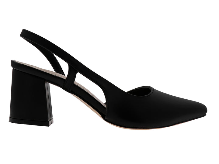 Zapato negro de tacón cuadrado y correa trasera estilo slingback para mujer.