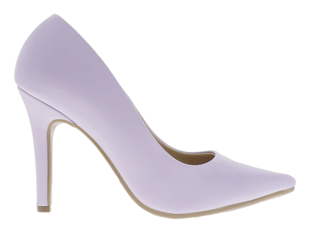 Zapato de tacón alto color lavanda con punta redondeada y acabado mate para mujer.