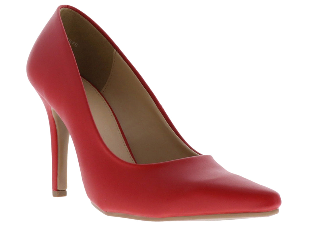 Zapato de tacón alto color rojo con punta fina y acabado liso.