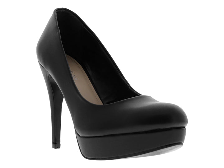 Zapato de tacón alto y plataforma en color negro.