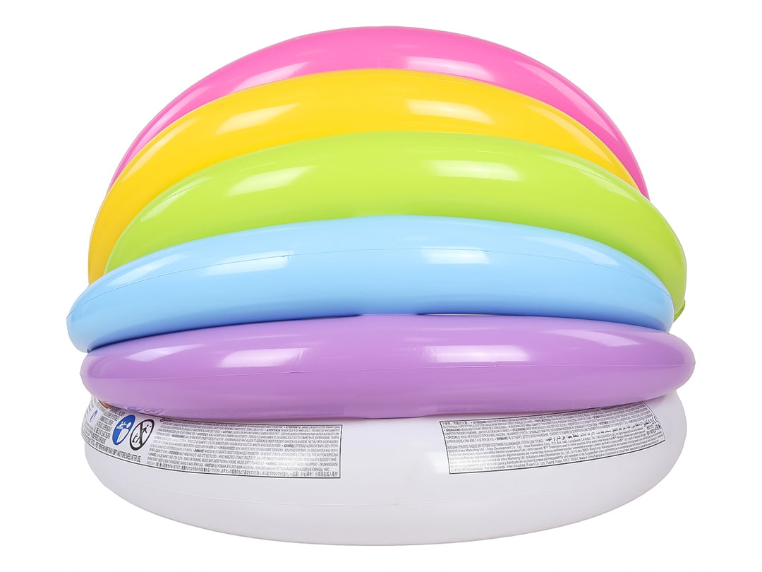 Alberca inflable para bebé con diseño de unicornio blanco y techo en forma de arcoíris multicolor.