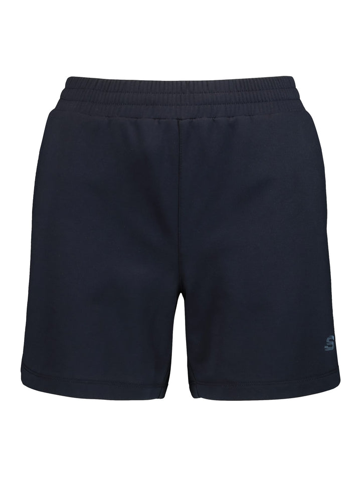 Pantalones cortos deportivos SKECHERS en color marino con cintura elástica.
