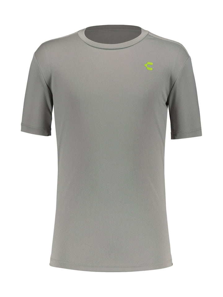 Playera deportiva color gris de manga corta y cuello redondo.
