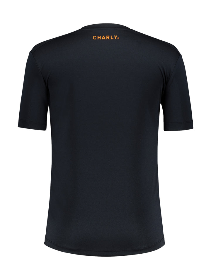 Playera deportiva de manga corta color marino con logotipo naranja en el pecho, marca Charly.