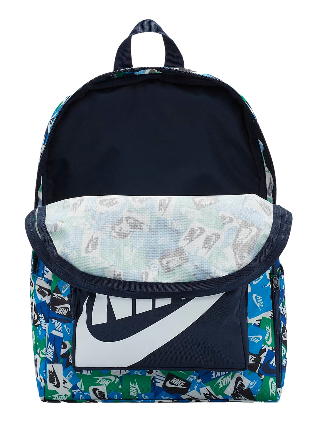 Mochila escolar Nike con estampado de logotipos en azul y verde y bolsillo frontal con logo grande blanco.