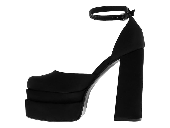 Zapato de tacón alto y plataforma gruesa en color negro con correa al tobillo, marca ROZE.