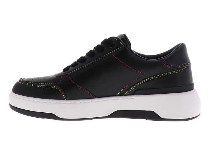 Tenis Guess negros con suela blanca y detalles de costuras decorativas en colores.