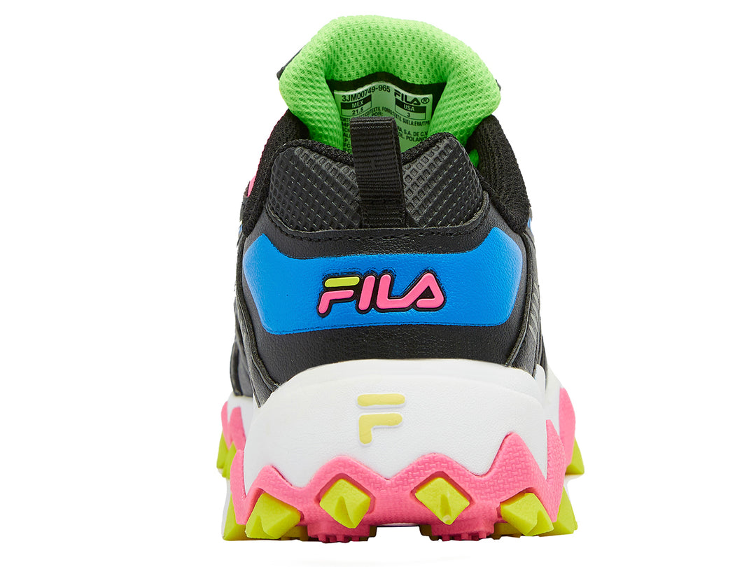 Tenis deportivos FILA en colores negro, azul, rosa y blanco con detalles en verde lima.