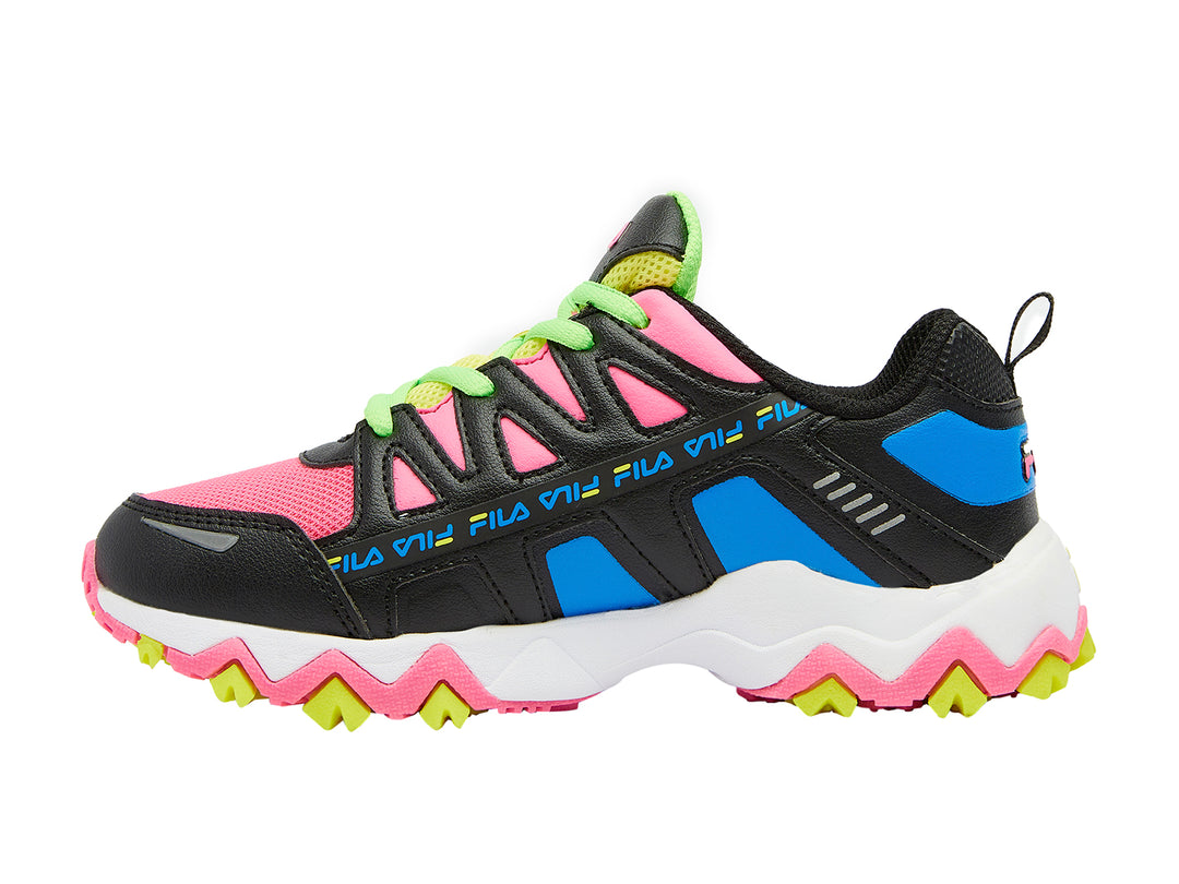 Tenis deportivos FILA en colores negro, azul, rosa y blanco con detalles en verde lima.