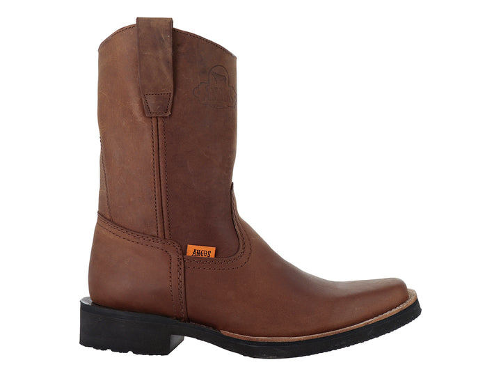 Bota estilo vaquero de cuero color miel con suela negra y caña alta.
