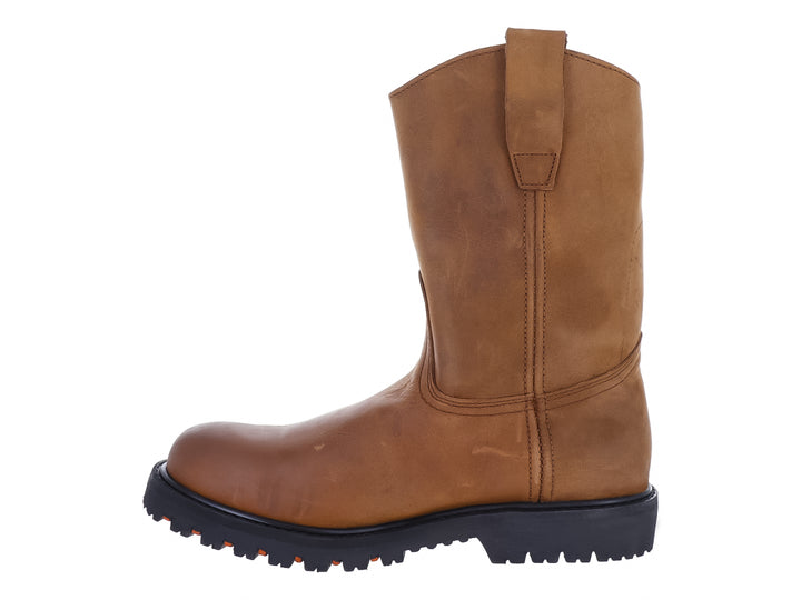 Bota de cuero color marrón con suela negra gruesa y dentada.