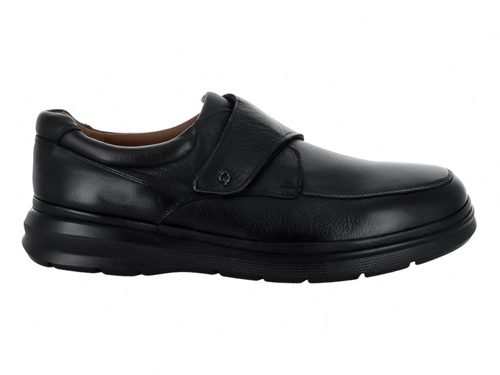 Zapato casual para Hombre de la marca Quirelli en color negro, fabricado en cuero con cierre de correa y suela cómoda.
