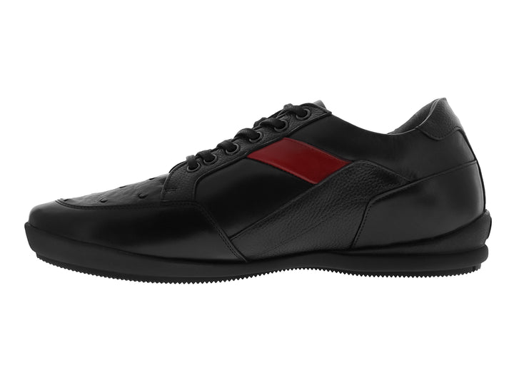 Zapato casual de cuero negro con detalle en rojo y textura de avestruz.