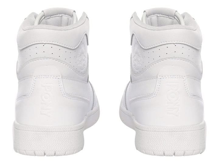 Tenis PONY blancos de corte alto con cordones y suela blanca.