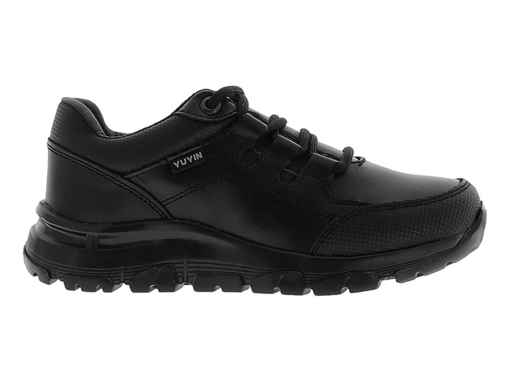 Zapato casual negro para niño de la marca YUYIN con agujetas y suela gruesa.