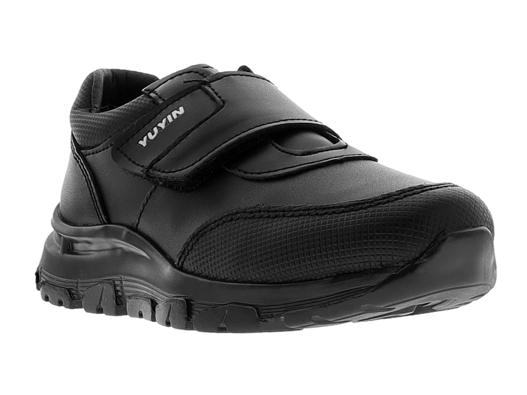 Zapato infantil negro YUYIN con cierre de velcro y suela resistente.